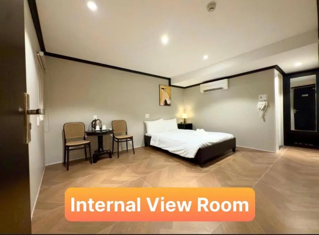 Standard Double Room — HY Local Budget Hotel